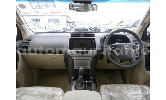 Acheter Import Voiture Toyota Prado Blanc à Import - Dubai, Adrar Acheter Import Voiture Toyota Prado Blanc à Import - Dubai, Adrar