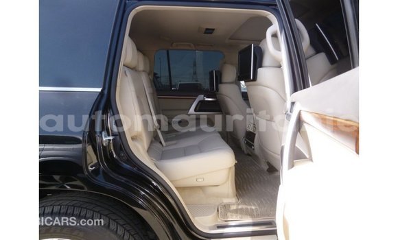 Acheter Import Voiture Toyota Land Cruiser Noir à Import - Dubai, Adrar Acheter Import Voiture Toyota Land Cruiser Noir à Import - Dubai, Adrar