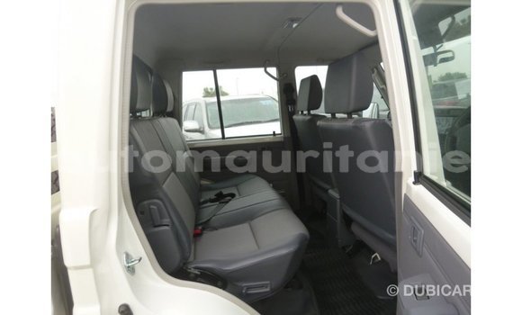 Acheter Import Voiture Toyota Land Cruiser Blanc à Import - Dubai, Adrar Acheter Import Voiture Toyota Land Cruiser Blanc à Import - Dubai, Adrar