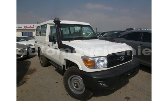 Acheter Import Voiture Toyota Land Cruiser Blanc à Import - Dubai, Adrar Acheter Import Voiture Toyota Land Cruiser Blanc à Import - Dubai, Adrar