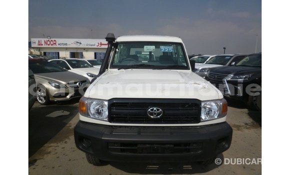 Acheter Import Voiture Toyota Land Cruiser Blanc à Import - Dubai, Adrar Acheter Import Voiture Toyota Land Cruiser Blanc à Import - Dubai, Adrar