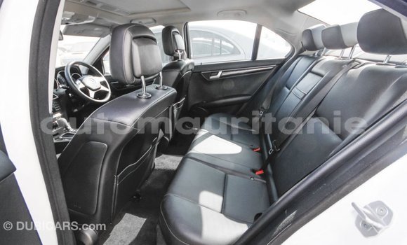Acheter Import Voiture Mercedes-Benz 200 Blanc à Import - Dubai, Adrar Acheter Import Voiture Mercedes-Benz 200 Blanc à Import - Dubai, Adrar