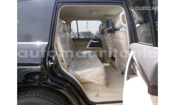 Acheter Import Voiture Toyota Land Cruiser Noir à Import - Dubai, Adrar Acheter Import Voiture Toyota Land Cruiser Noir à Import - Dubai, Adrar