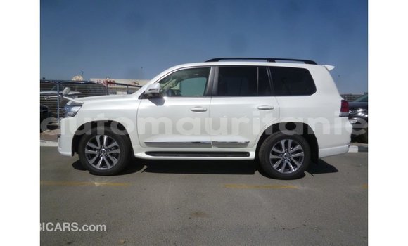 Buy Import Toyota Land Cruiser White Car in Import - Dubai in Adrar Buy Import Toyota Land Cruiser White Car in Import - Dubai in Adrar