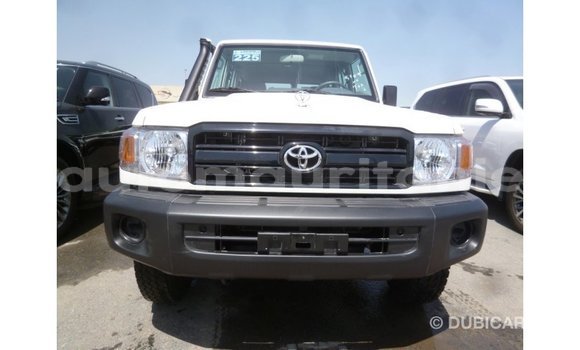 Acheter Import Voiture Toyota Land Cruiser Blanc à Import - Dubai, Adrar Acheter Import Voiture Toyota Land Cruiser Blanc à Import - Dubai, Adrar