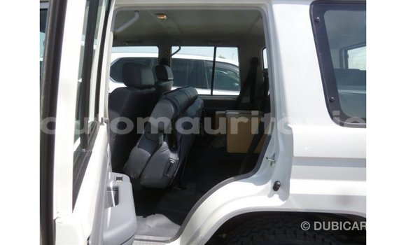 Acheter Import Voiture Toyota Land Cruiser Blanc à Import - Dubai, Adrar Acheter Import Voiture Toyota Land Cruiser Blanc à Import - Dubai, Adrar