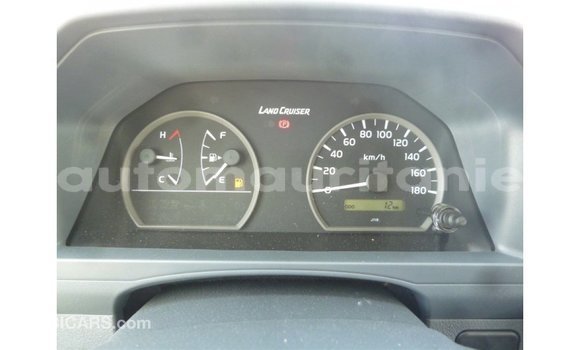Acheter Import Voiture Toyota Land Cruiser Blanc à Import - Dubai, Adrar Acheter Import Voiture Toyota Land Cruiser Blanc à Import - Dubai, Adrar