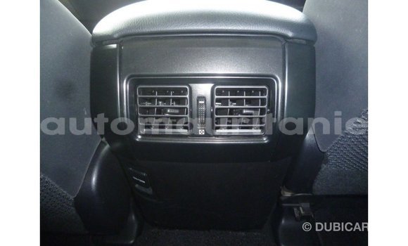 Acheter Import Voiture Toyota Prado Blanc à Import - Dubai, Adrar Acheter Import Voiture Toyota Prado Blanc à Import - Dubai, Adrar