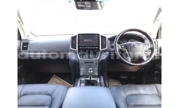 Acheter Import Voiture Toyota Land Cruiser Blanc à Import - Dubai, Adrar Acheter Import Voiture Toyota Land Cruiser Blanc à Import - Dubai, Adrar