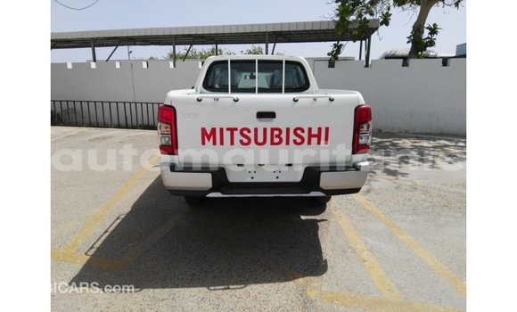 Buy Import Mitsubishi L200 White Car in Import - Dubai in Adrar Buy Import Mitsubishi L200 White Car in Import - Dubai in Adrar