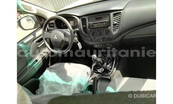 Buy Import Mitsubishi L200 White Car in Import - Dubai in Adrar Buy Import Mitsubishi L200 White Car in Import - Dubai in Adrar