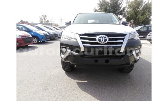 Acheter Import Voiture Toyota Fortuner Noir à Import - Dubai, Adrar Acheter Import Voiture Toyota Fortuner Noir à Import - Dubai, Adrar