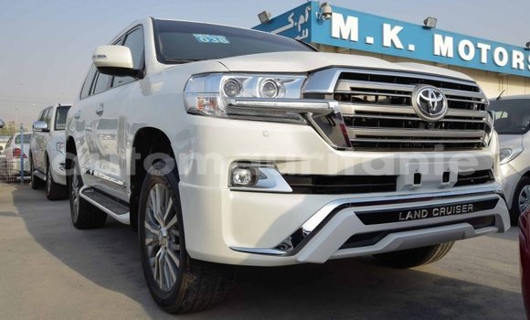 Acheter Import Voiture Toyota Land Cruiser Blanc à Import - Dubai, Adrar Acheter Import Voiture Toyota Land Cruiser Blanc à Import - Dubai, Adrar