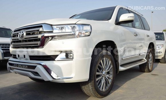 Acheter Import Voiture Toyota Land Cruiser Blanc à Import - Dubai, Adrar Acheter Import Voiture Toyota Land Cruiser Blanc à Import - Dubai, Adrar