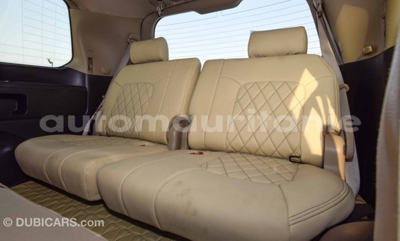 Acheter Import Voiture Toyota Land Cruiser Blanc à Import - Dubai, Adrar Acheter Import Voiture Toyota Land Cruiser Blanc à Import - Dubai, Adrar