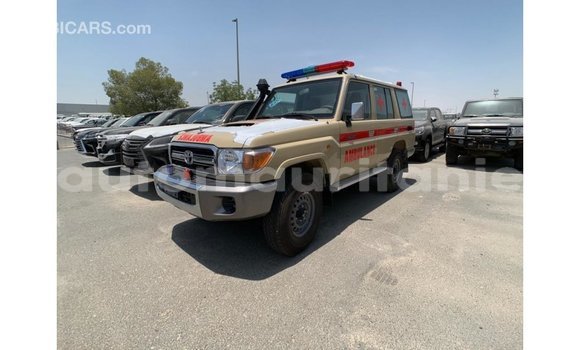 Buy Import Toyota Land Cruiser White Car in Import - Dubai in Adrar Buy Import Toyota Land Cruiser White Car in Import - Dubai in Adrar