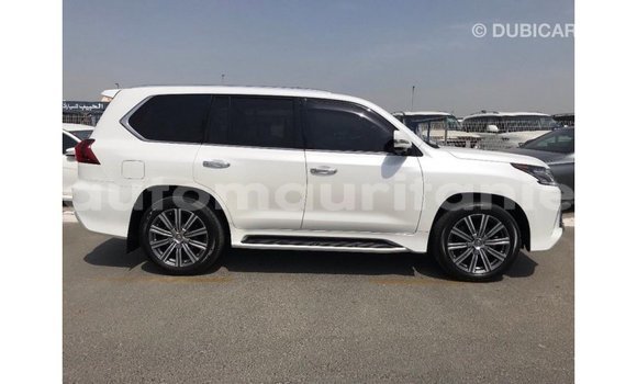 Acheter Import Voiture Lexus LX Blanc à Import - Dubai, Adrar Acheter Import Voiture Lexus LX Blanc à Import - Dubai, Adrar