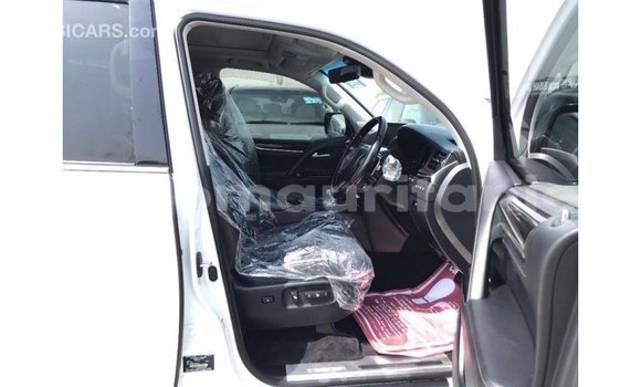 Acheter Import Voiture Lexus LX Blanc à Import - Dubai, Adrar Acheter Import Voiture Lexus LX Blanc à Import - Dubai, Adrar