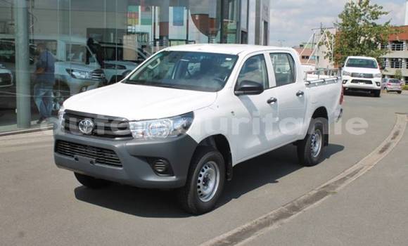 Buy New Toyota Hilux White Car in Nouakchott in West Nouakchott Buy New Toyota Hilux White Car in Nouakchott in West Nouakchott
