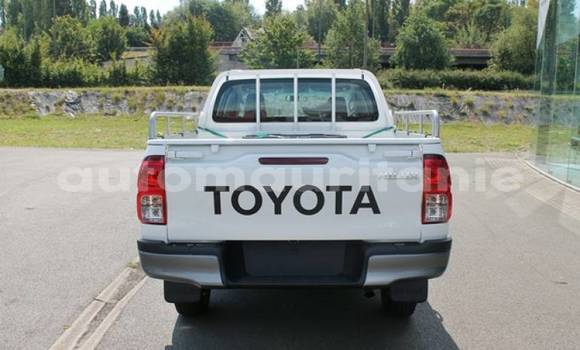 Buy New Toyota Hilux White Car in Nouakchott in West Nouakchott Buy New Toyota Hilux White Car in Nouakchott in West Nouakchott