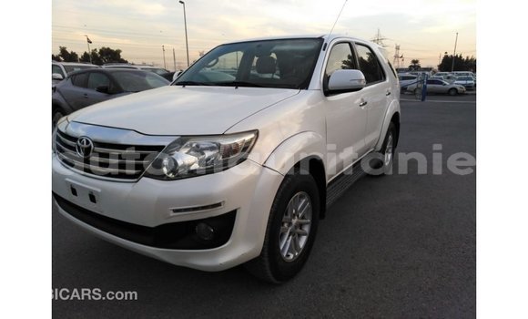 Acheter Import Voiture Toyota Fortuner Blanc à Import - Dubai, Adrar Acheter Import Voiture Toyota Fortuner Blanc à Import - Dubai, Adrar