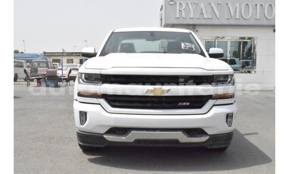 Acheter Import Voiture Chevrolet Silverado Blanc à Import - Dubai, Adrar