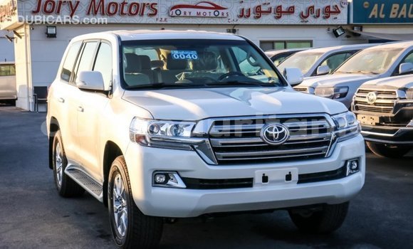Buy Import Toyota Land Cruiser White Car in Import - Dubai in Adrar Buy Import Toyota Land Cruiser White Car in Import - Dubai in Adrar