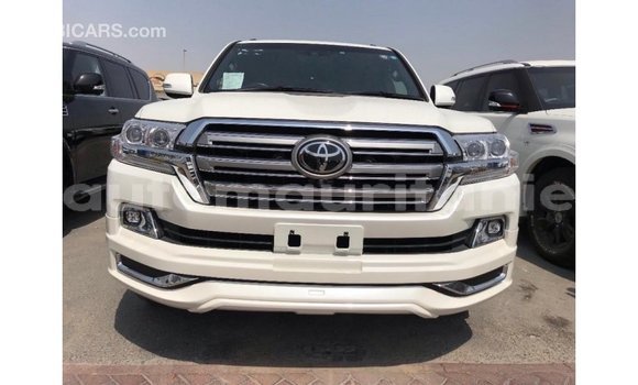 Acheter Import Voiture Toyota Land Cruiser Blanc à Import - Dubai, Adrar Acheter Import Voiture Toyota Land Cruiser Blanc à Import - Dubai, Adrar