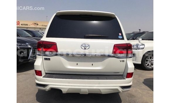 Acheter Import Voiture Toyota Land Cruiser Blanc à Import - Dubai, Adrar Acheter Import Voiture Toyota Land Cruiser Blanc à Import - Dubai, Adrar