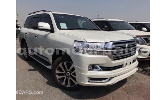 Acheter Import Voiture Toyota Land Cruiser Blanc à Import - Dubai, Adrar Acheter Import Voiture Toyota Land Cruiser Blanc à Import - Dubai, Adrar