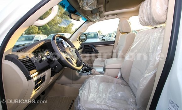 Buy Import Toyota Land Cruiser White Car in Import - Dubai in Adrar Buy Import Toyota Land Cruiser White Car in Import - Dubai in Adrar