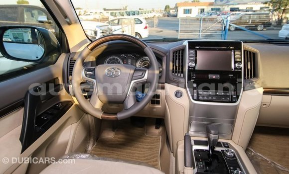 Buy Import Toyota Land Cruiser White Car in Import - Dubai in Adrar Buy Import Toyota Land Cruiser White Car in Import - Dubai in Adrar