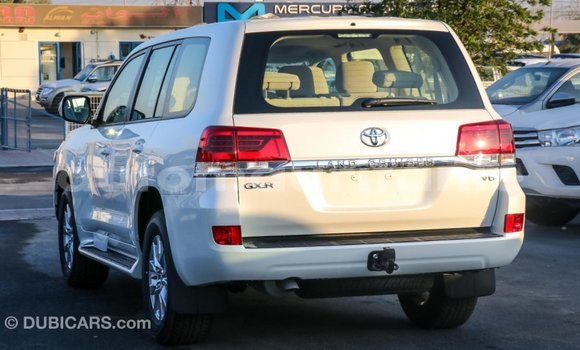 Buy Import Toyota Land Cruiser White Car in Import - Dubai in Adrar Buy Import Toyota Land Cruiser White Car in Import - Dubai in Adrar