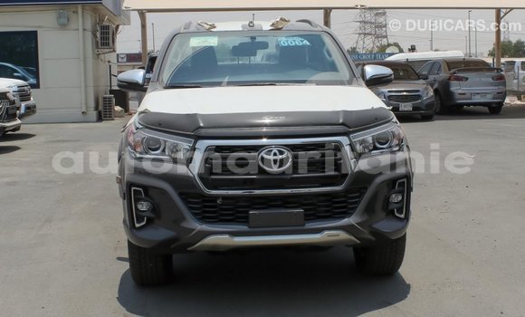 Acheter Import Voiture Toyota Hilux Noir à Import - Dubai, Adrar Acheter Import Voiture Toyota Hilux Noir à Import - Dubai, Adrar