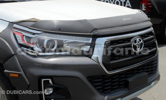 Acheter Import Voiture Toyota Hilux Noir à Import - Dubai, Adrar Acheter Import Voiture Toyota Hilux Noir à Import - Dubai, Adrar