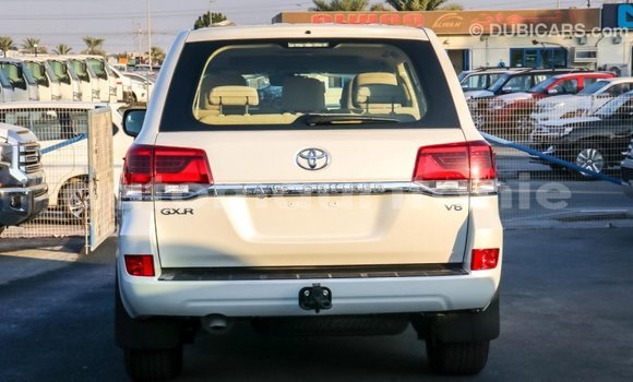 Buy Import Toyota Land Cruiser White Car in Import - Dubai in Adrar Buy Import Toyota Land Cruiser White Car in Import - Dubai in Adrar