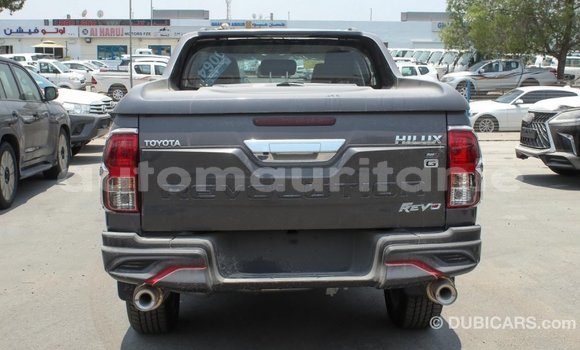 Acheter Import Voiture Toyota Hilux Noir à Import - Dubai, Adrar Acheter Import Voiture Toyota Hilux Noir à Import - Dubai, Adrar