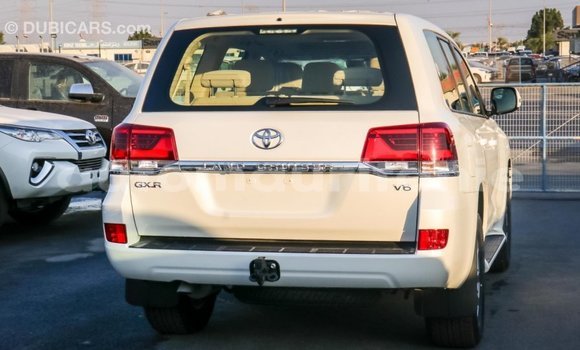 Buy Import Toyota Land Cruiser White Car in Import - Dubai in Adrar Buy Import Toyota Land Cruiser White Car in Import - Dubai in Adrar