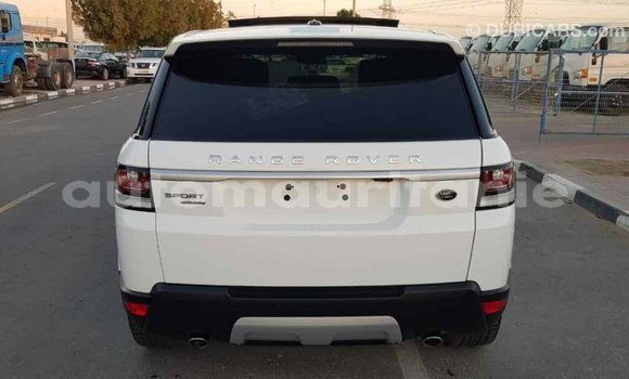 Acheter Import Voiture Land Rover Range Rover Blanc à Import - Dubai, Adrar Acheter Import Voiture Land Rover Range Rover Blanc à Import - Dubai, Adrar