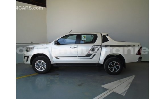Buy Import Toyota Hilux White Car in Import - Dubai in Adrar Buy Import Toyota Hilux White Car in Import - Dubai in Adrar
