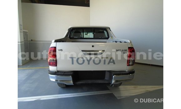 Buy Import Toyota Hilux White Car in Import - Dubai in Adrar Buy Import Toyota Hilux White Car in Import - Dubai in Adrar