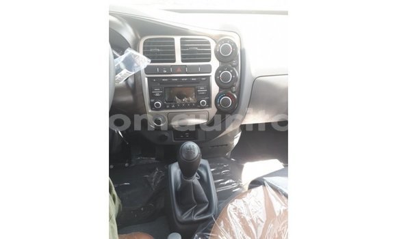 Acheter Import Voiture Kia Carens Blanc à Import - Dubai, Adrar Acheter Import Voiture Kia Carens Blanc à Import - Dubai, Adrar