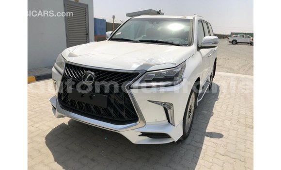 Acheter Import Voiture Lexus LX Blanc à Import - Dubai, Adrar Acheter Import Voiture Lexus LX Blanc à Import - Dubai, Adrar
