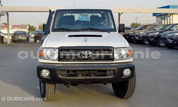 Acheter Import Voiture Toyota Land Cruiser Blanc à Import - Dubai, Adrar Acheter Import Voiture Toyota Land Cruiser Blanc à Import - Dubai, Adrar