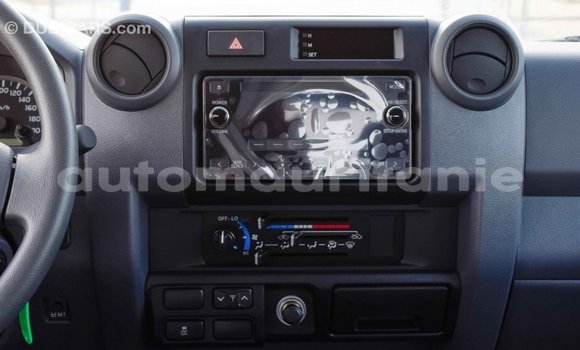 Acheter Import Voiture Toyota Land Cruiser Blanc à Import - Dubai, Adrar Acheter Import Voiture Toyota Land Cruiser Blanc à Import - Dubai, Adrar