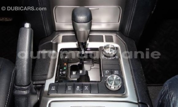 Acheter Import Voiture Toyota Land Cruiser Blanc à Import - Dubai, Adrar Acheter Import Voiture Toyota Land Cruiser Blanc à Import - Dubai, Adrar