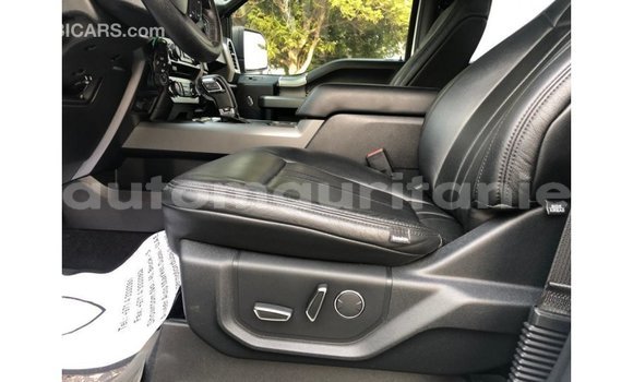 Acheter Import Voiture Ford Club Wagon Blanc à Import - Dubai, Adrar Acheter Import Voiture Ford Club Wagon Blanc à Import - Dubai, Adrar